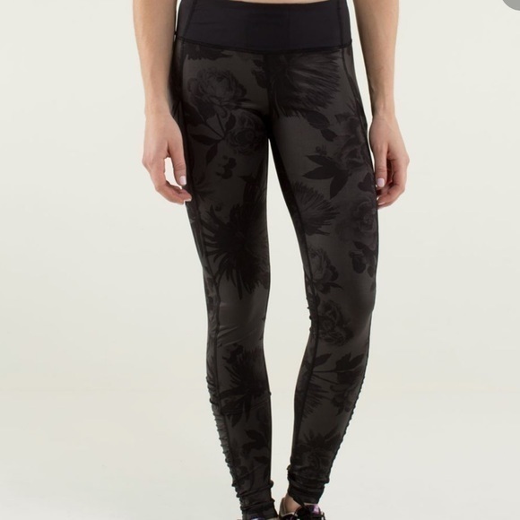 Lululemon Speed Tight Luxtreme Size 6 - Picture 1 of 9